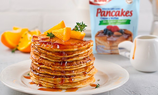 Receta fácil de pancakes sin azúcar añadido con naranja