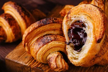 Mini croissants rellenos de chocolate hechos con Haz de Oros